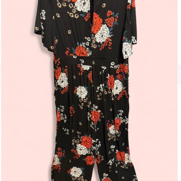 Torrid Black Floral Jumpsuit with wide legs - Picture 5 of 12